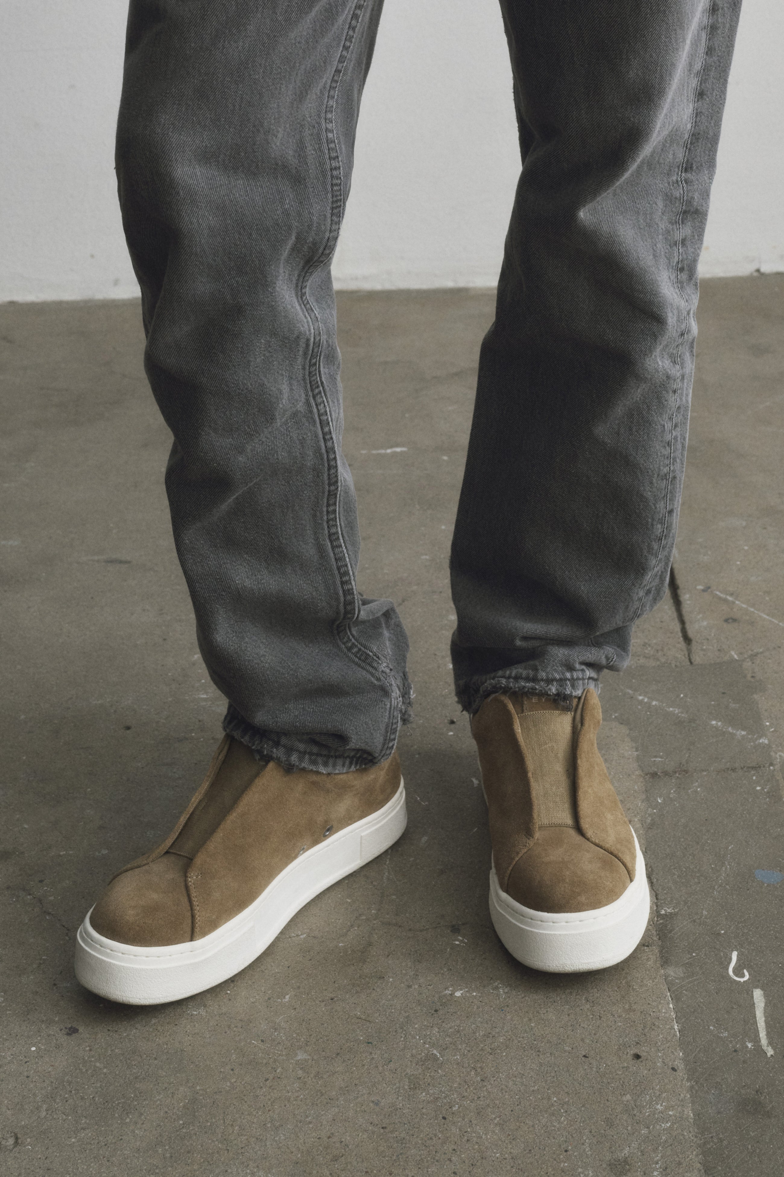 DOJA S-O Taupe Suede