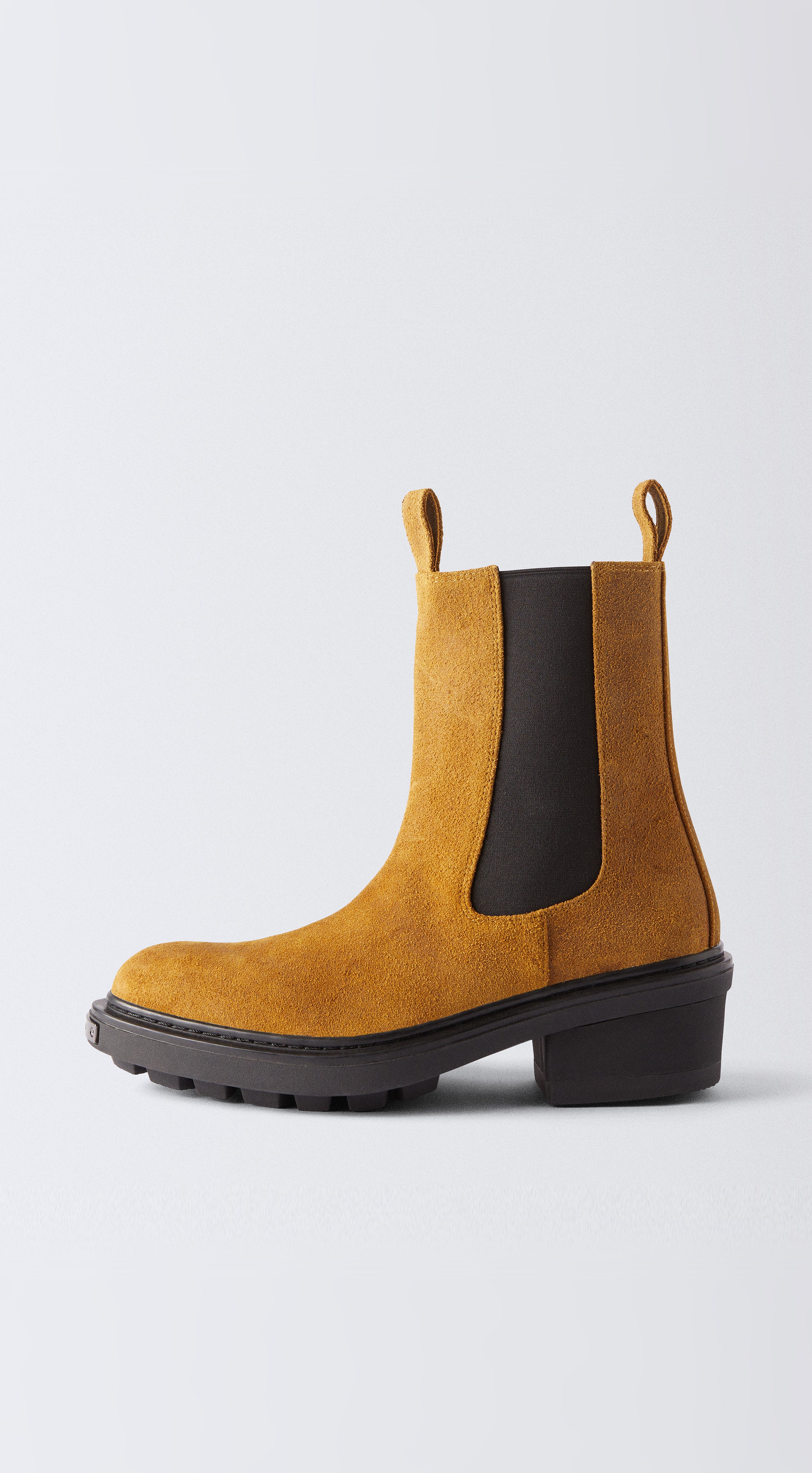 Nikita II Waxy Suede Ochre