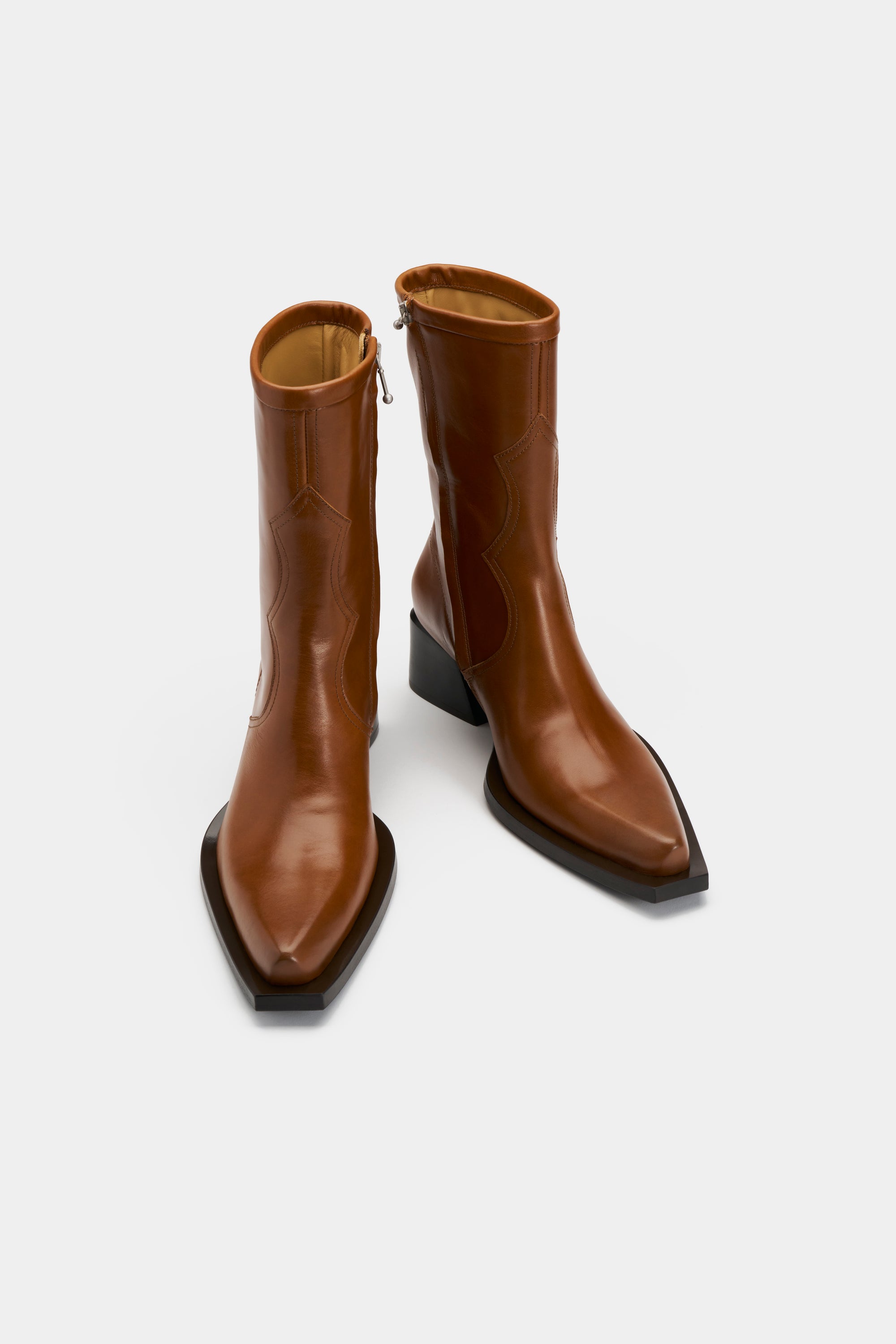 Rari Saddle Leather