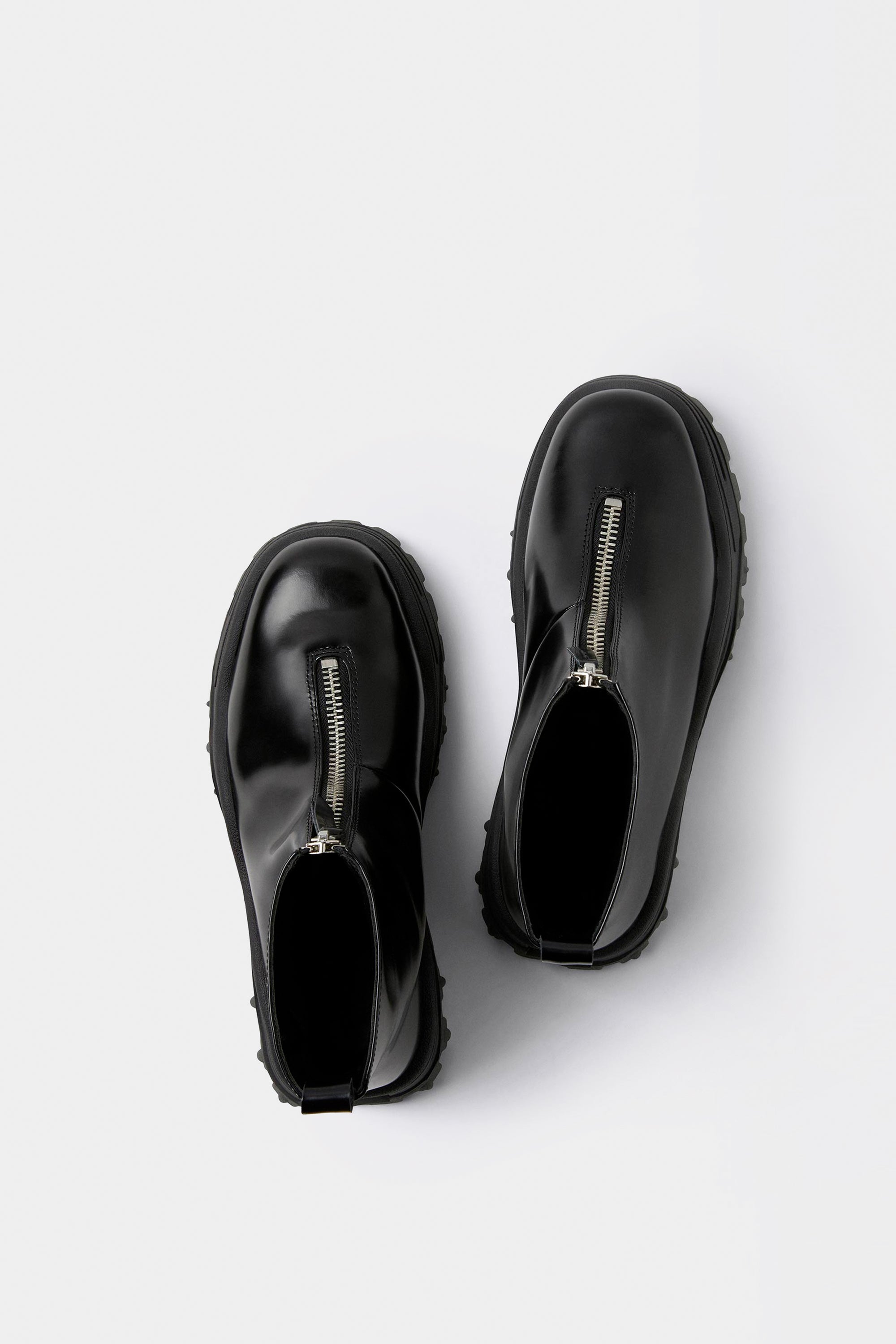 Raven II Leather Black