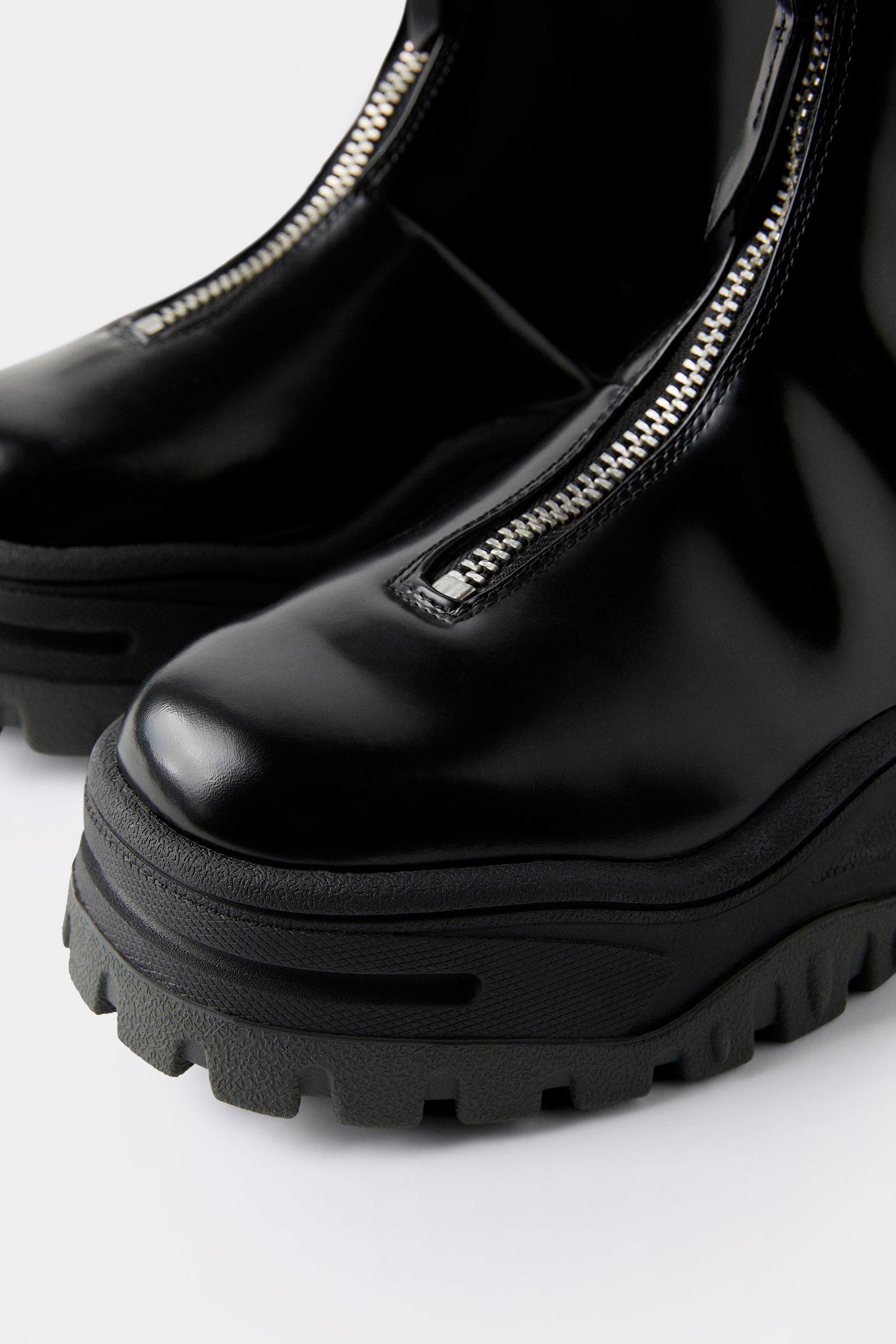 Raven II Leather Black