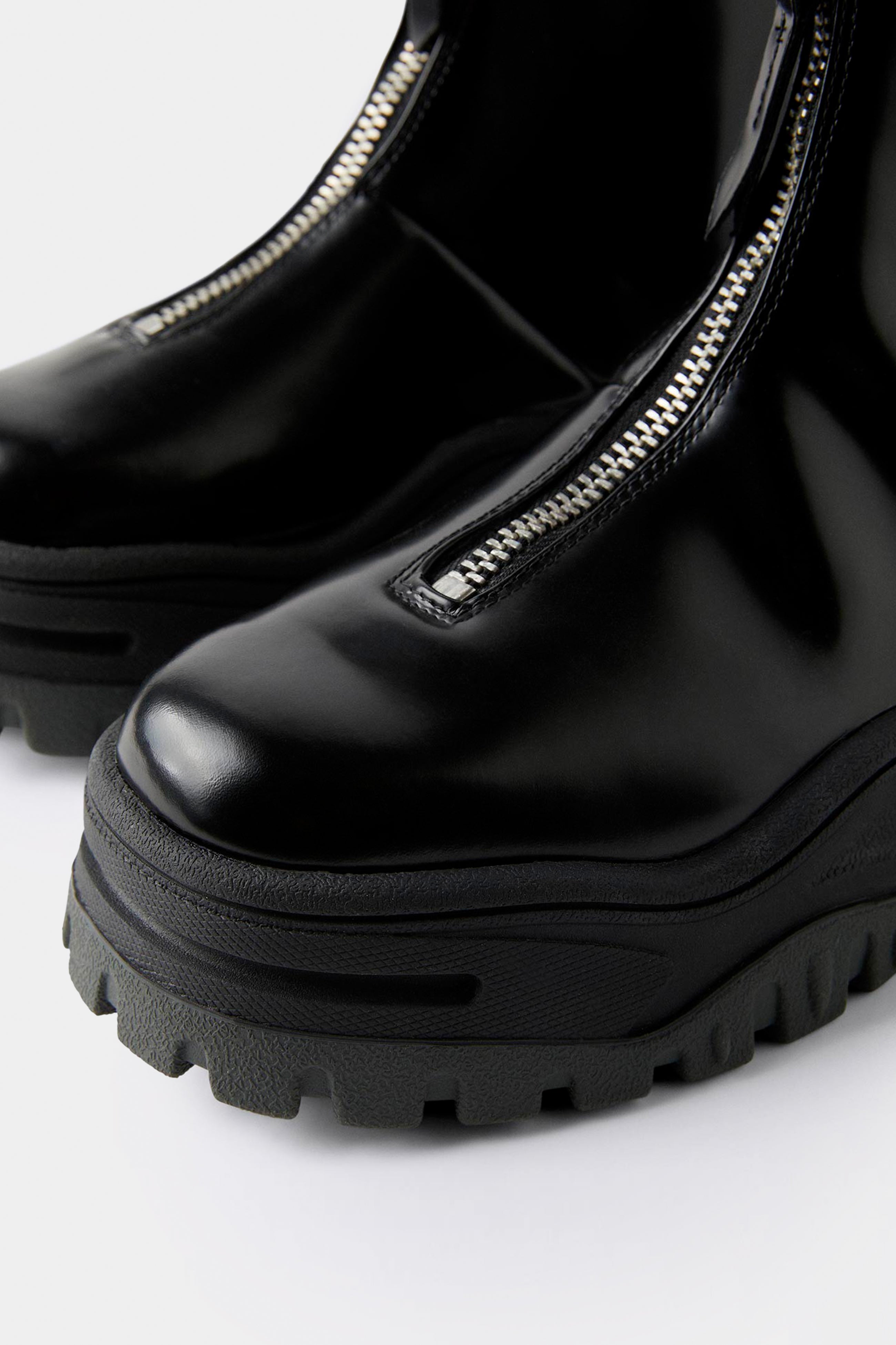 Raven II Leather Black