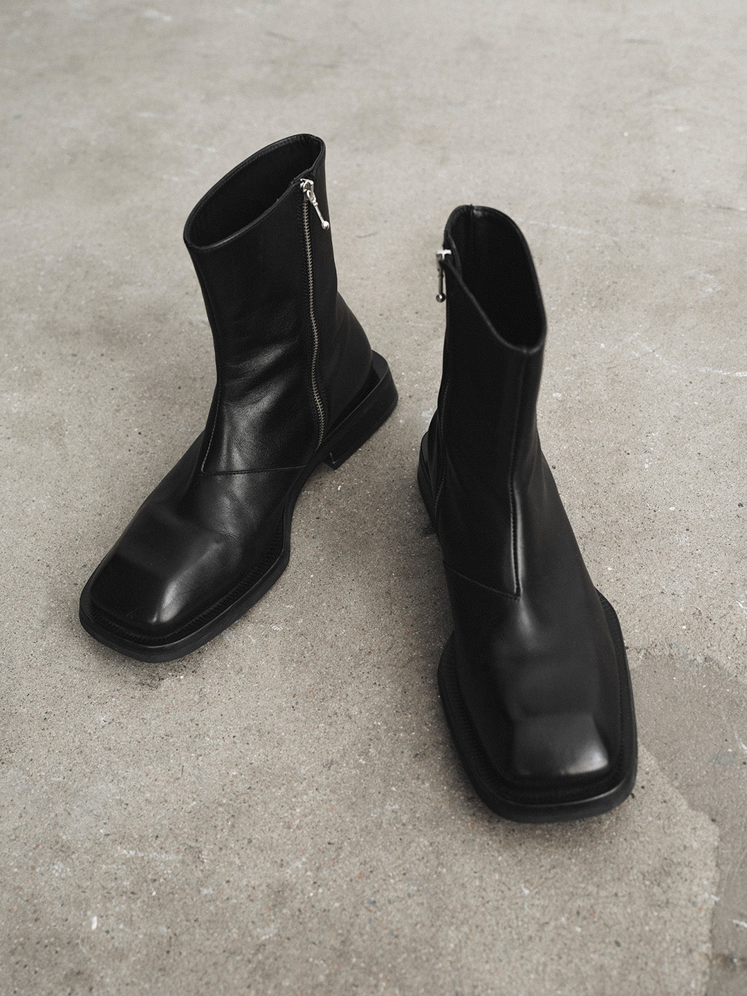 Piston Black Leather