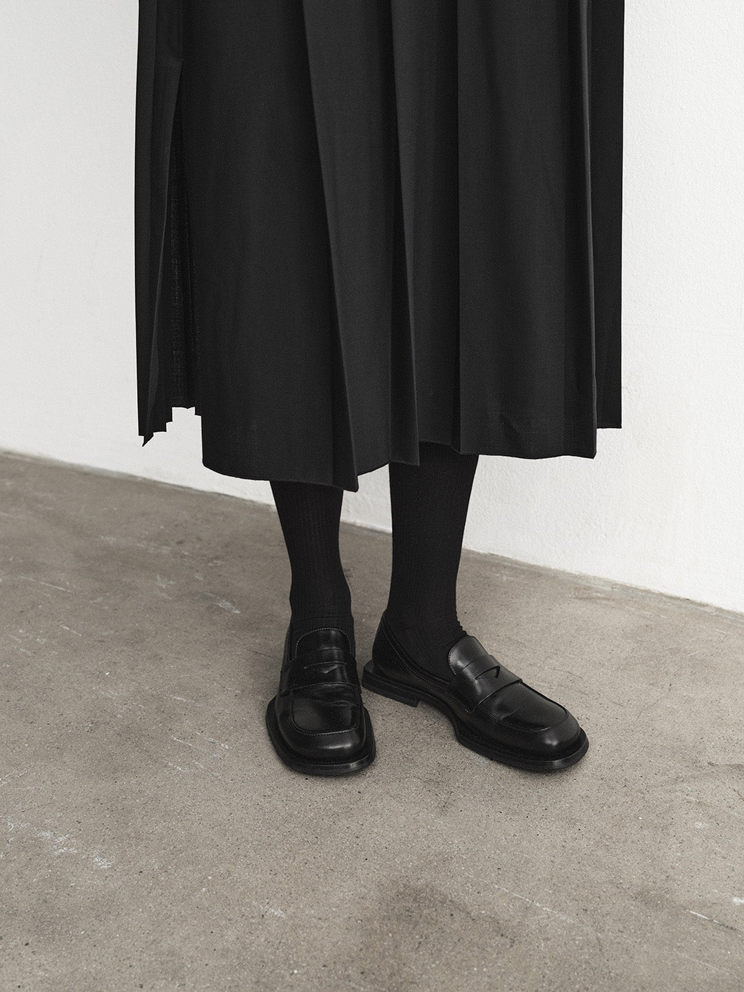 Savant Black Leather