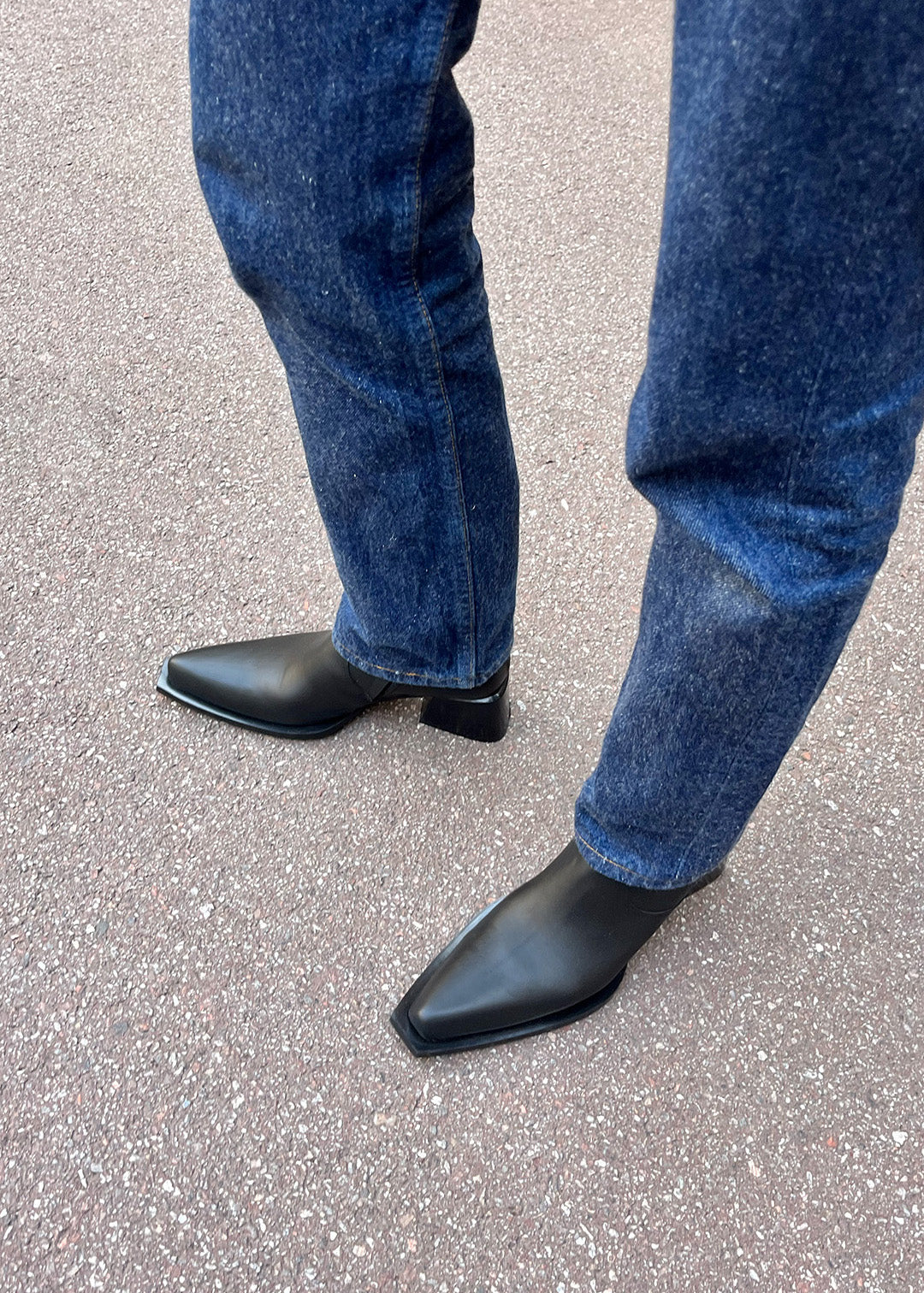 Rari Leather Black