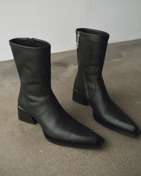 Rari Black Leather