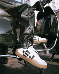 Santos Leather Swan