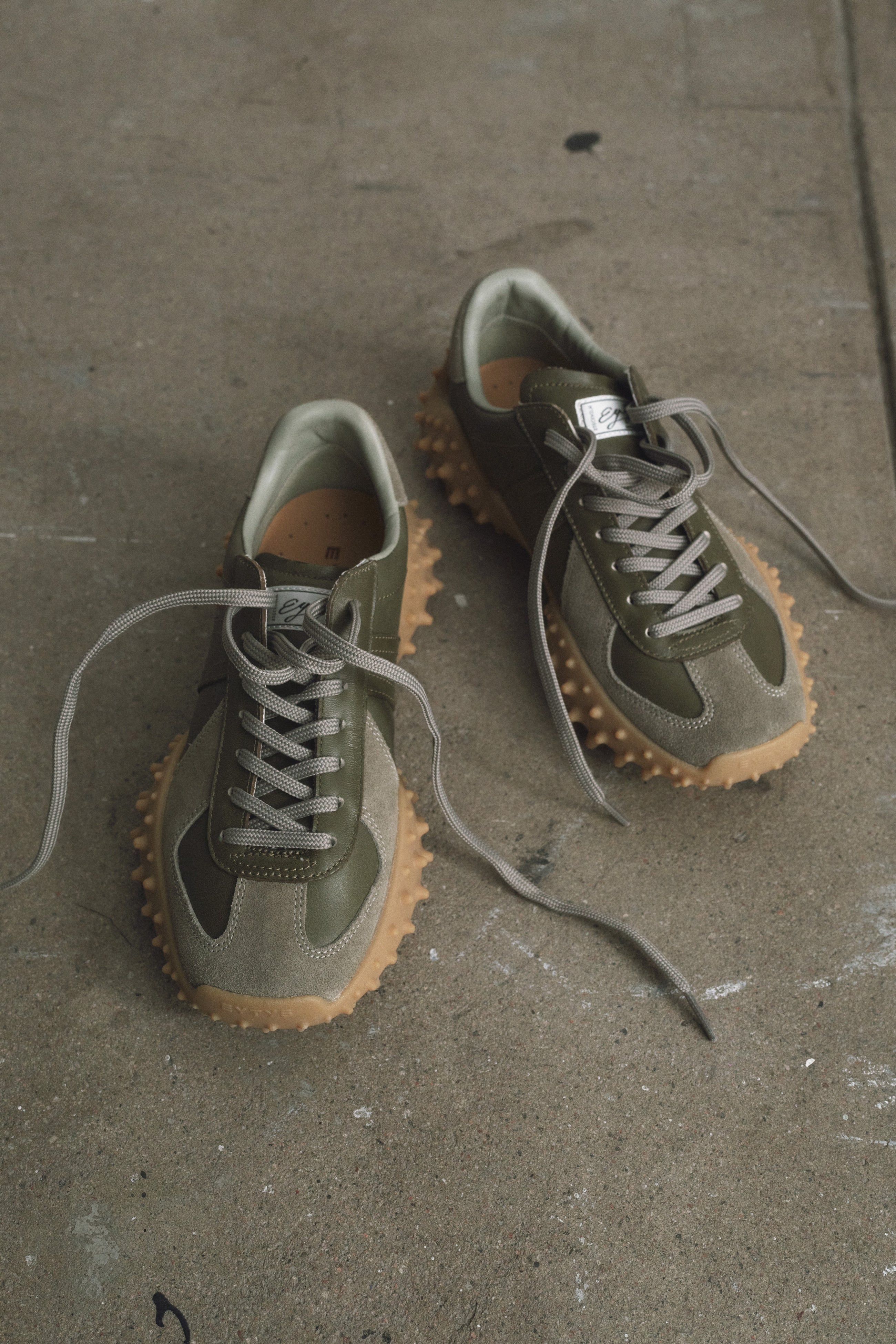 Aria Sneakers