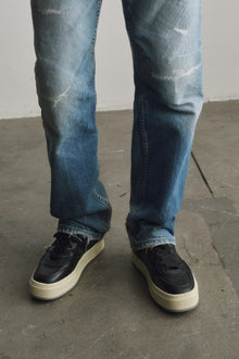 TROPHY Black Leather