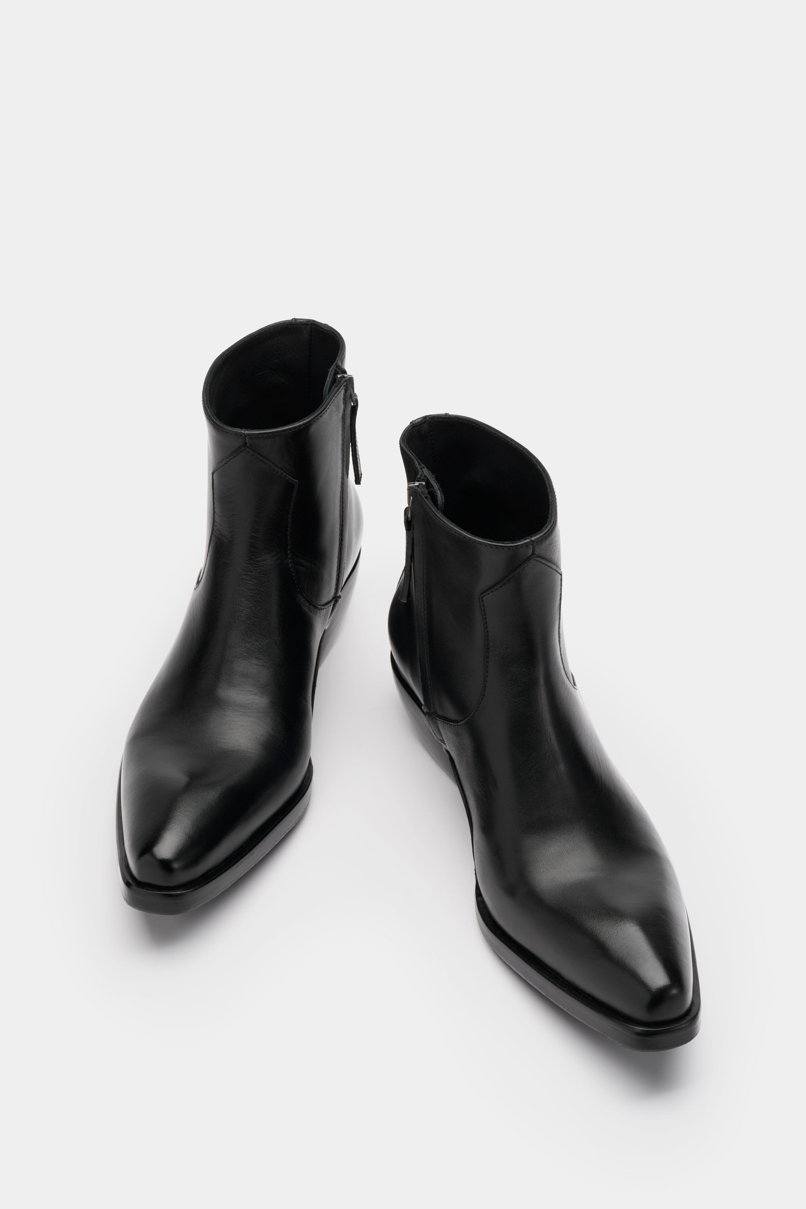 Tesoro Black Leather