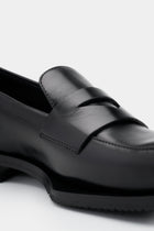 SAVANT Black Leather