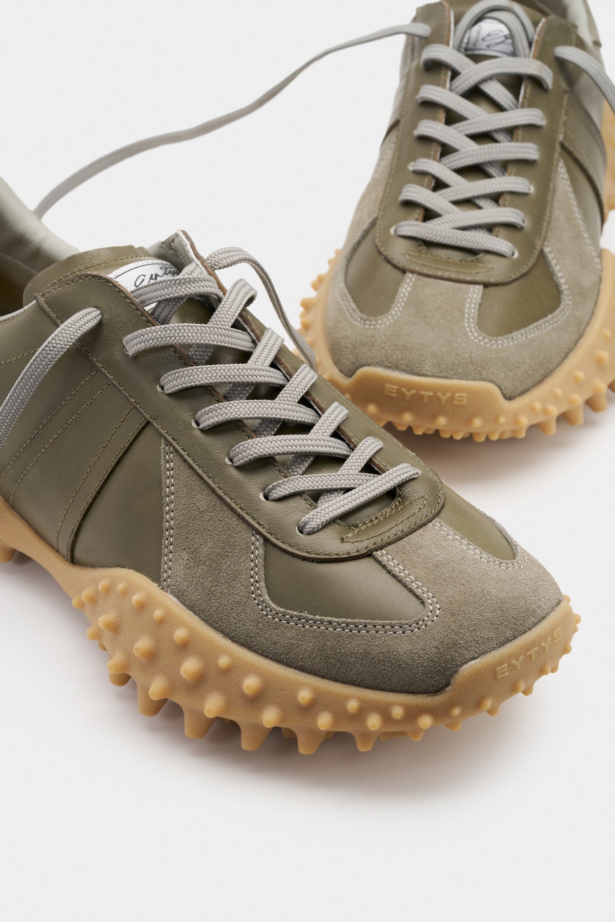Aria Sneakers