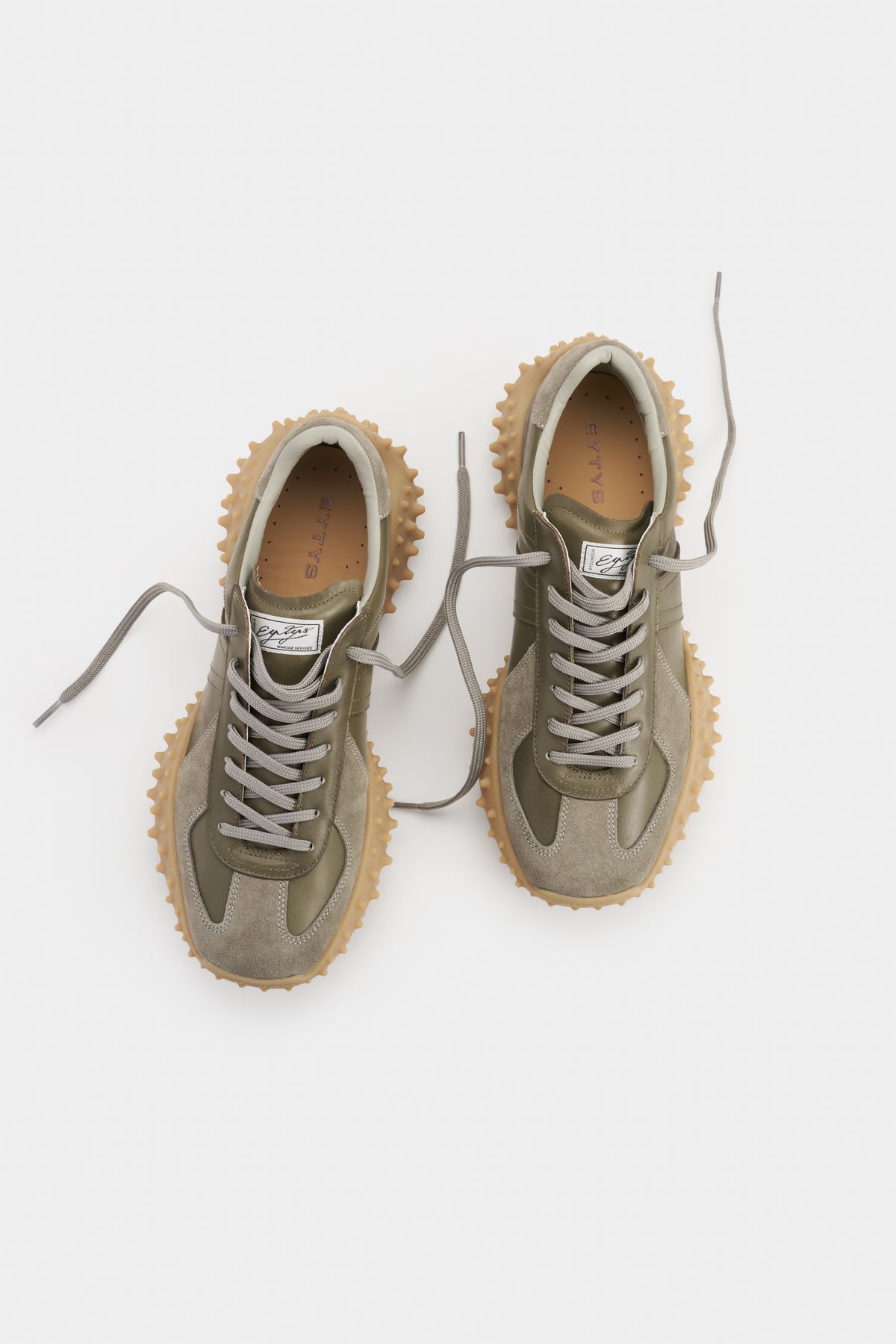 Aria Sneakers