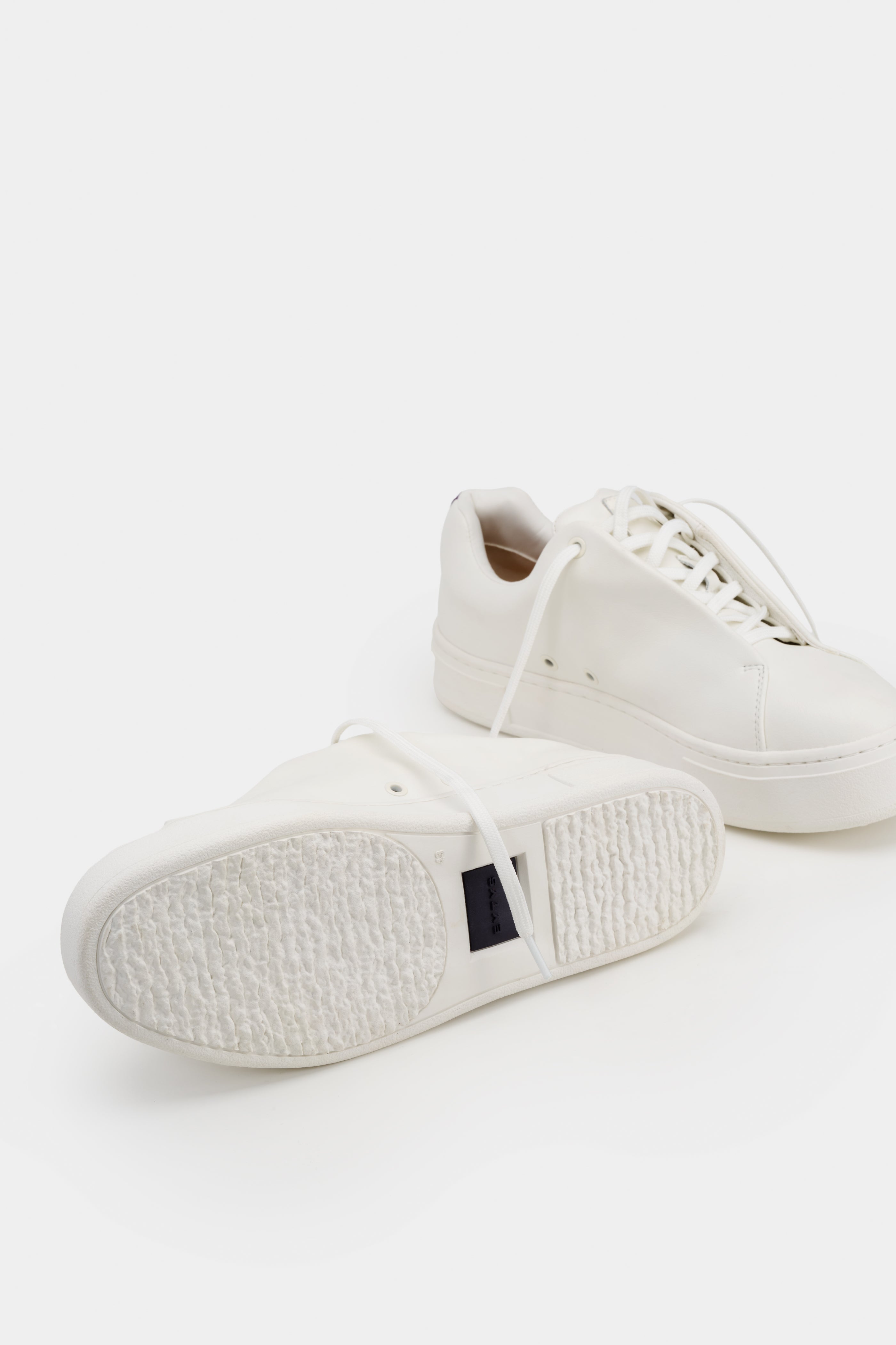 eytys ダッドシューズ ホワイト Doja White Leather Lace-Up Sneakers | EYTYS