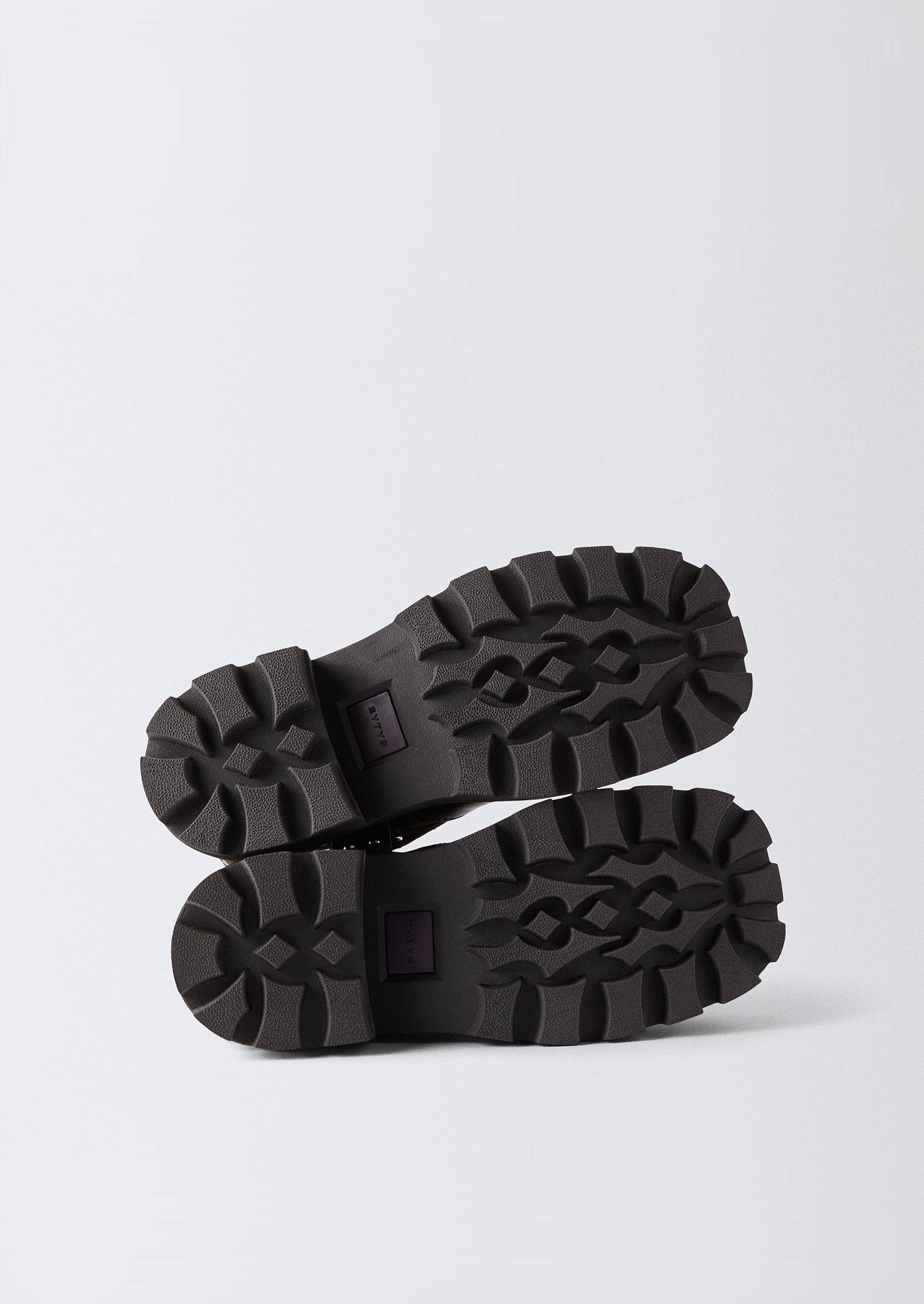 Dominique Lo Vtg Black