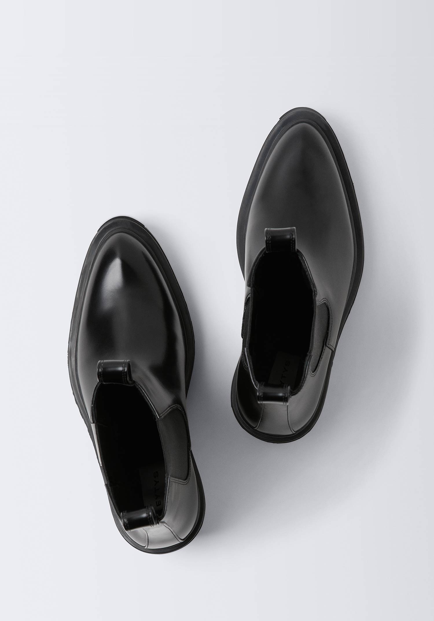 Nikita II Leather Black