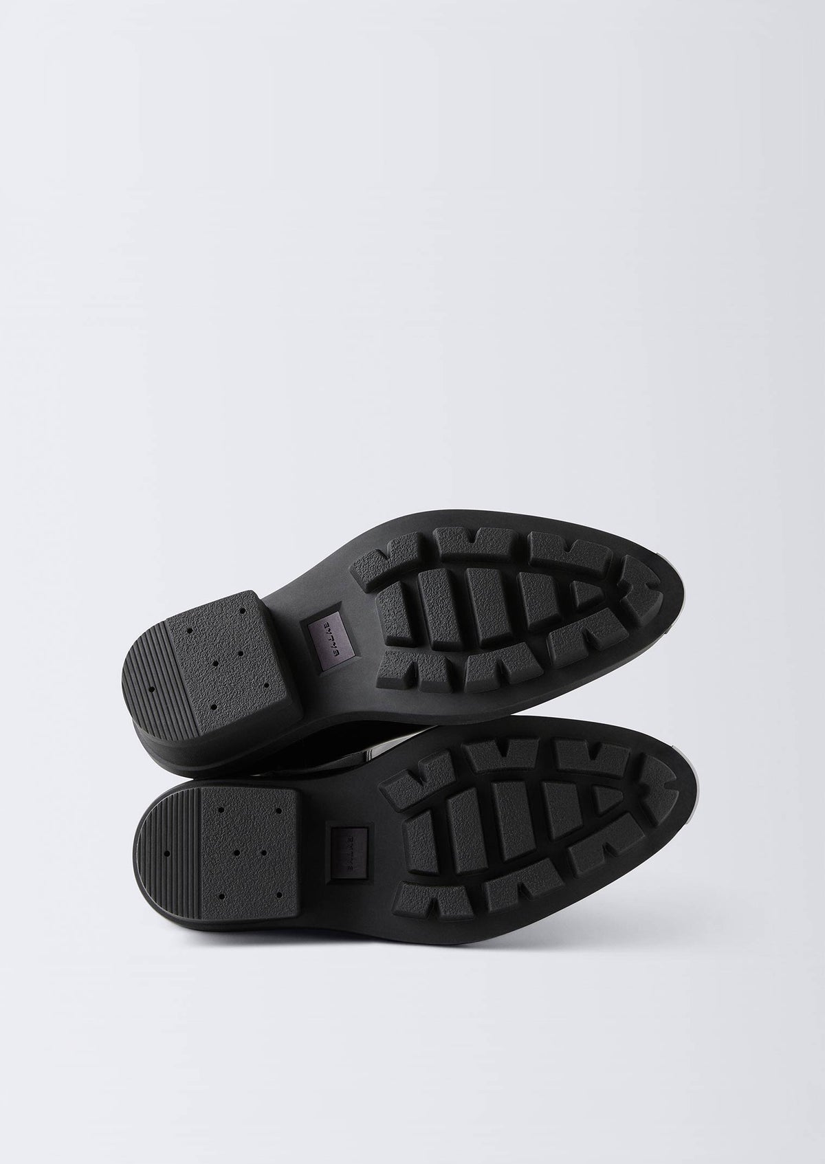 Nikita II Leather Black