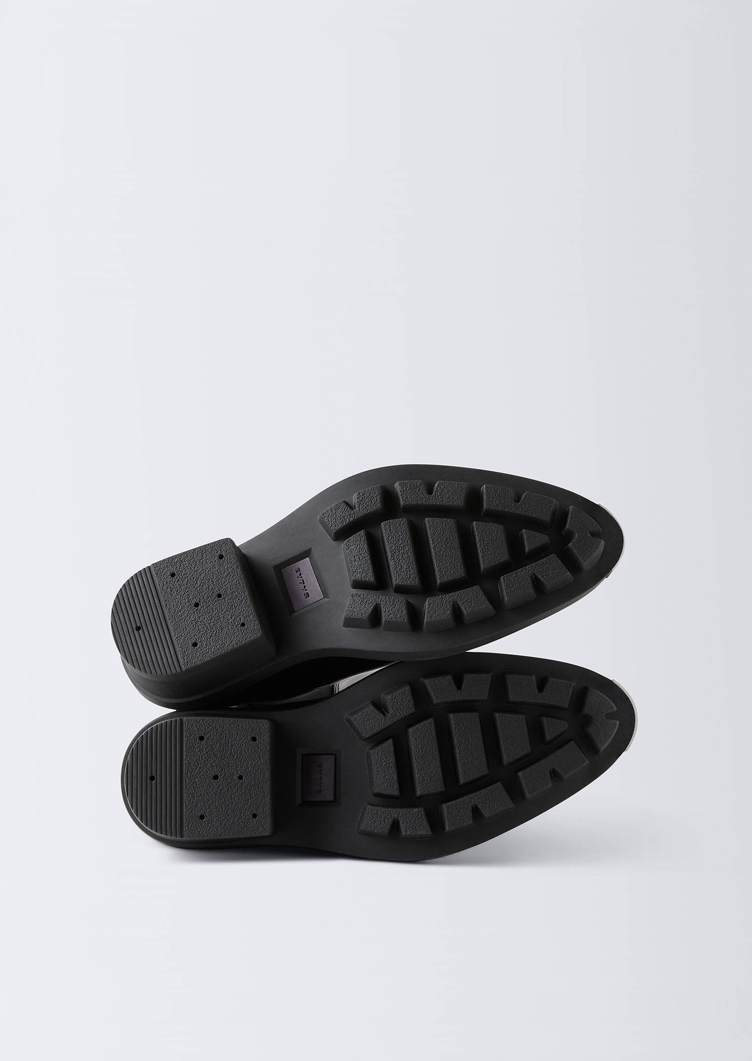 Nikita II Leather Black