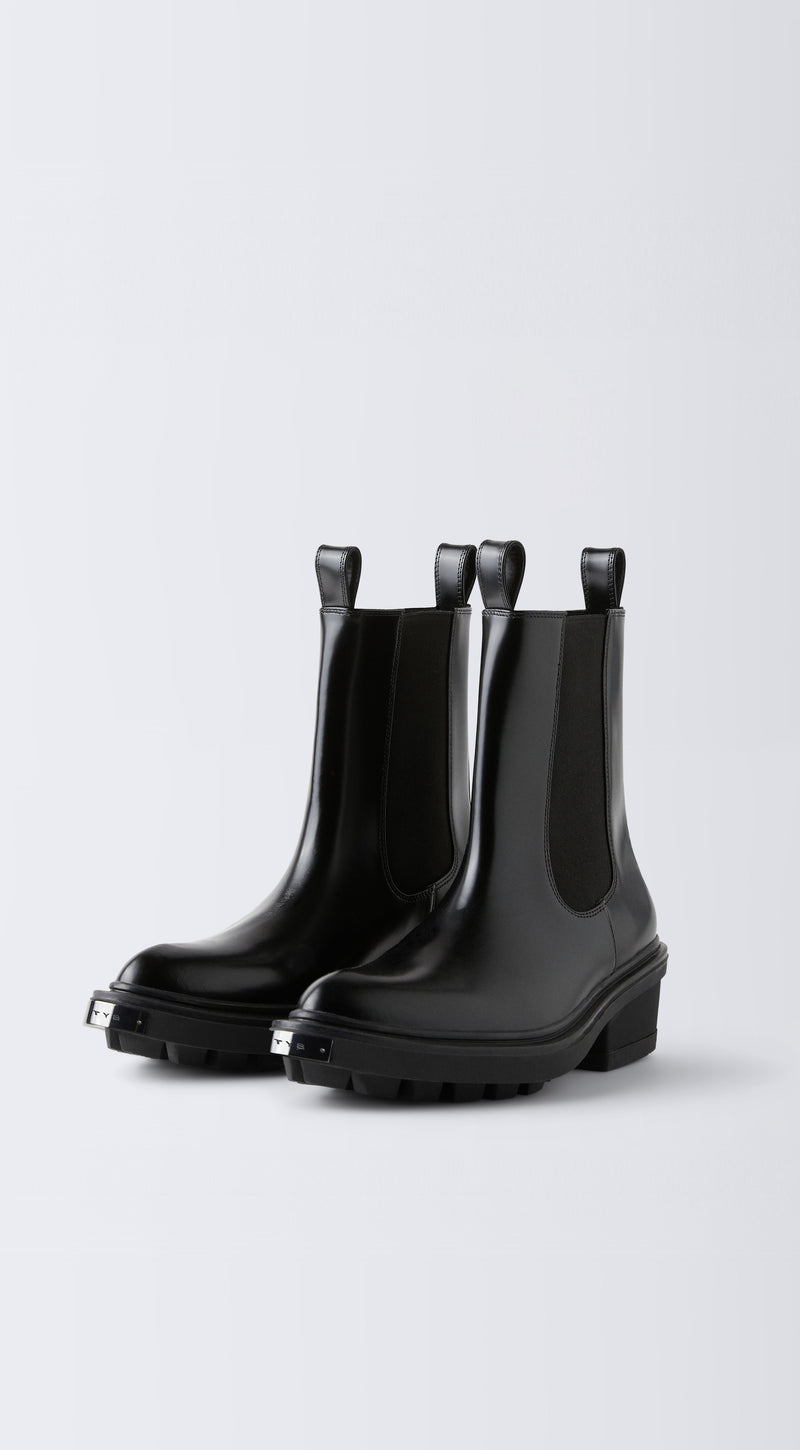 Nikita II Leather Black