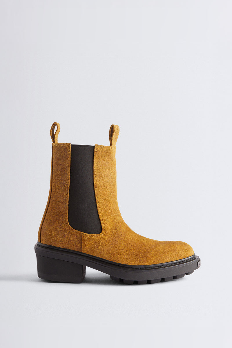 Nikita II Waxy Suede Ochre