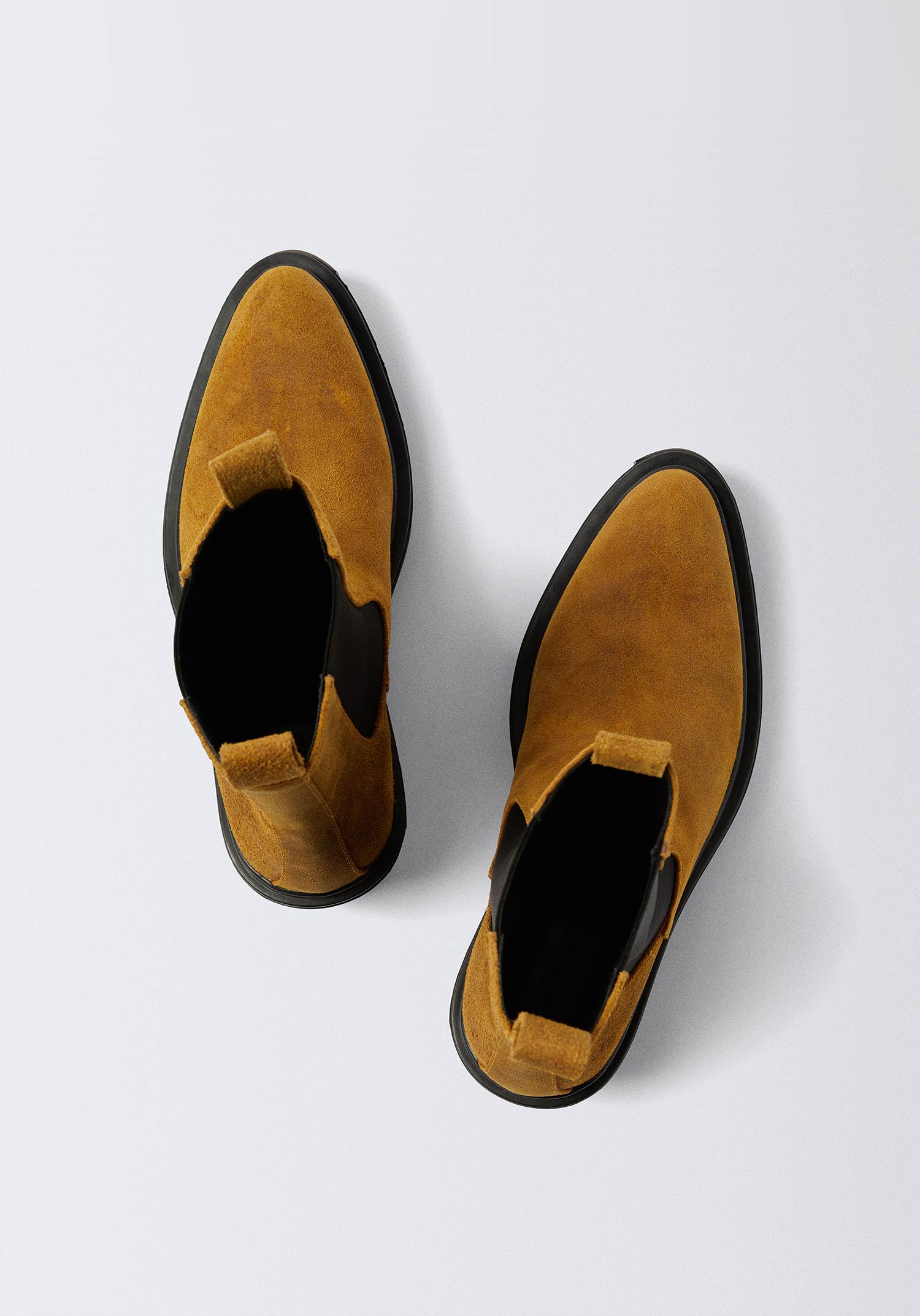 Nikita II Waxy Suede Ochre