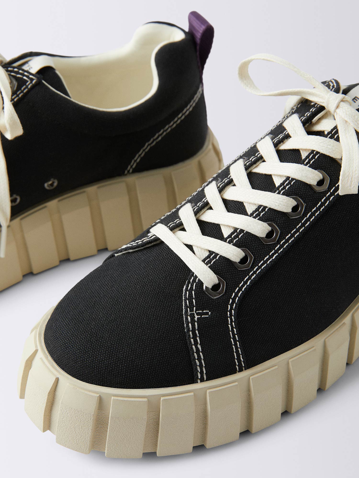今 話題 の 人気 商品 eytys_odessa-canvas-black-d-01 靴