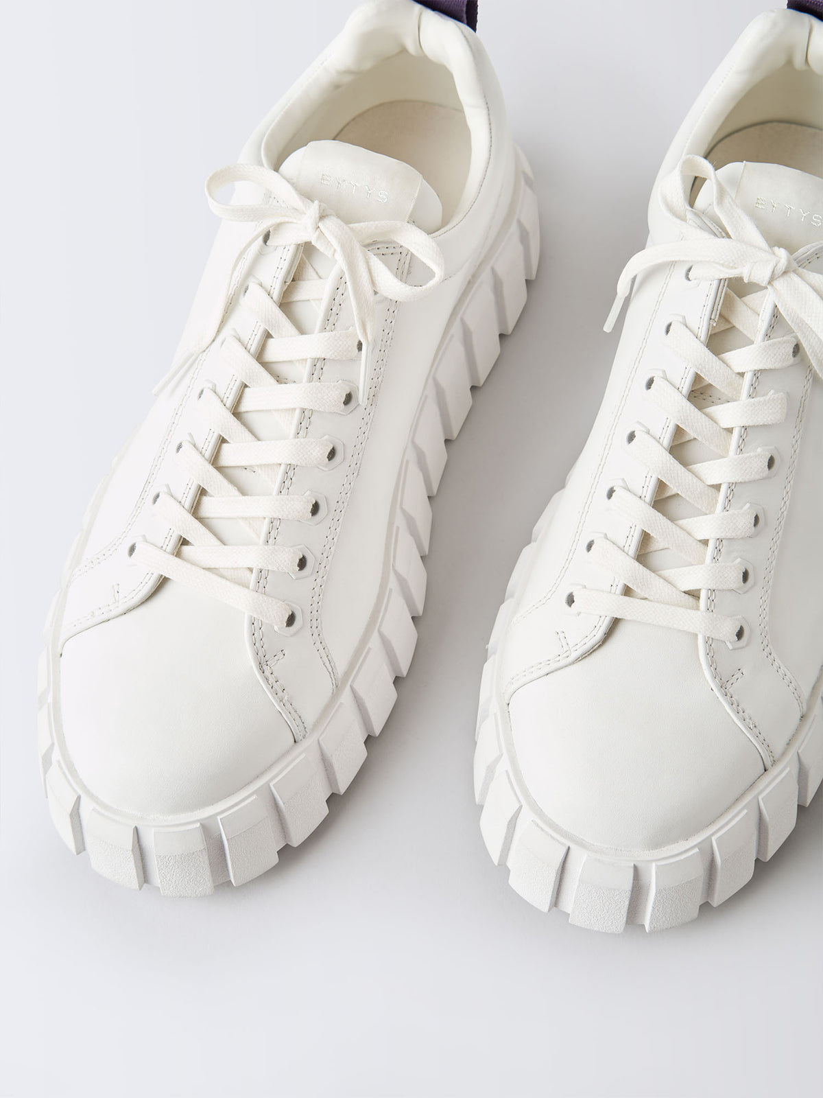 Odessa Leather White