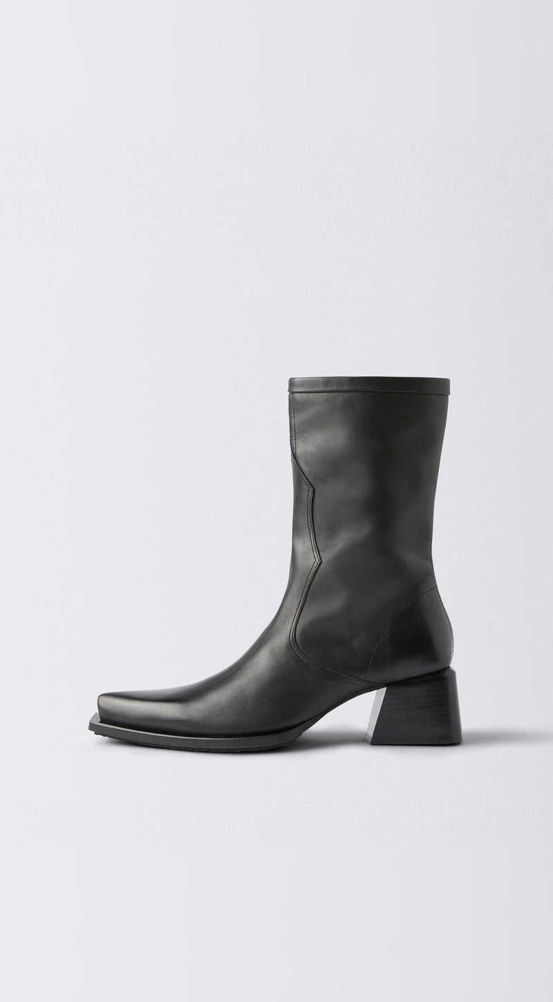 Rari Leather Black