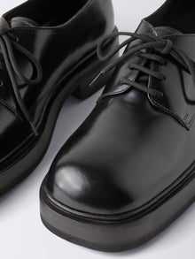Savoy Leather Black