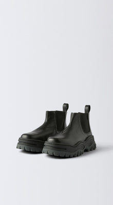 Tempest Leather Black