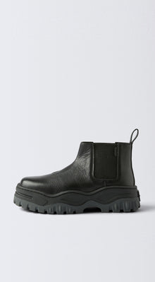 Tempest Leather Black