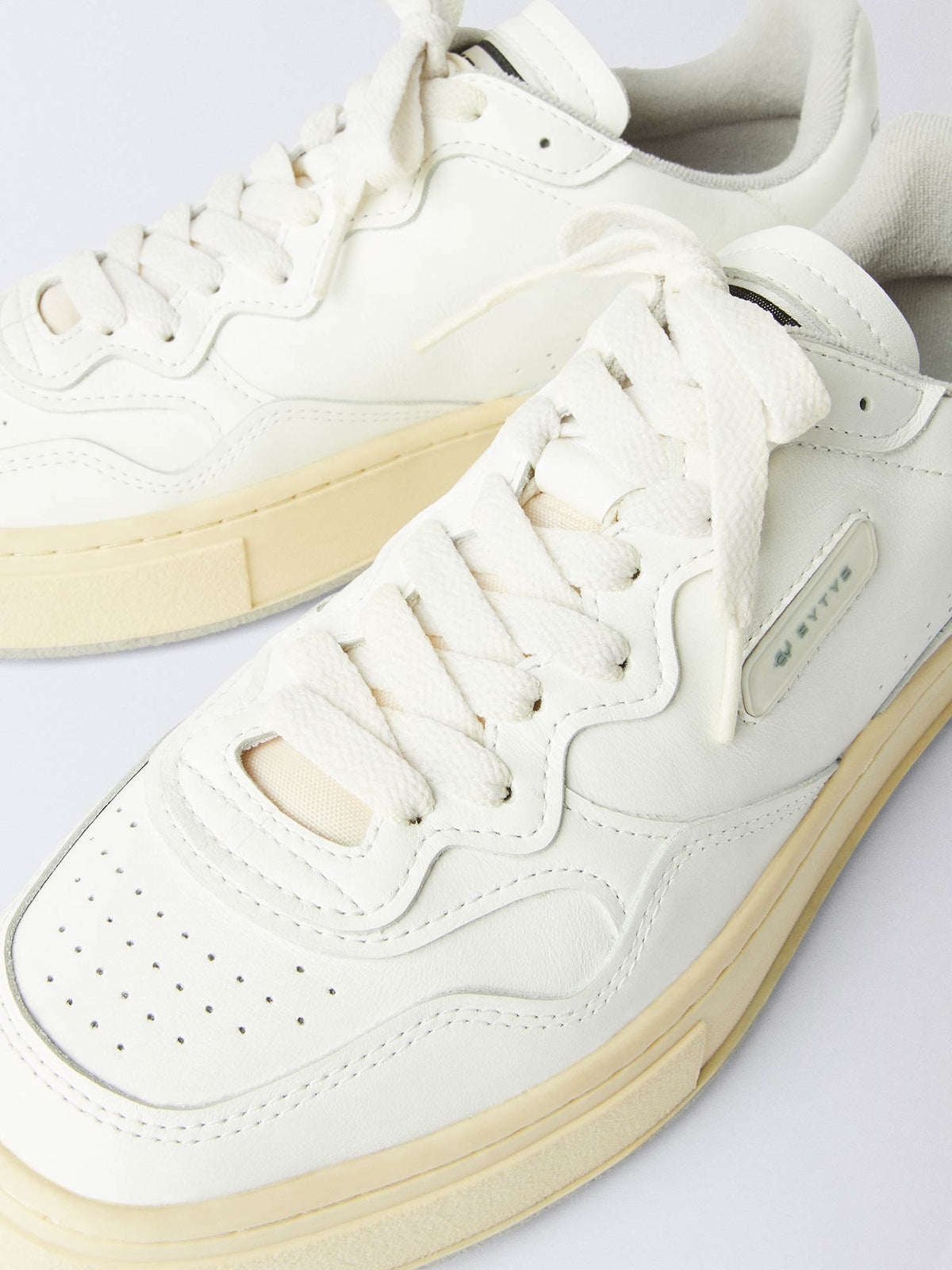Trophy Sneakers 2025