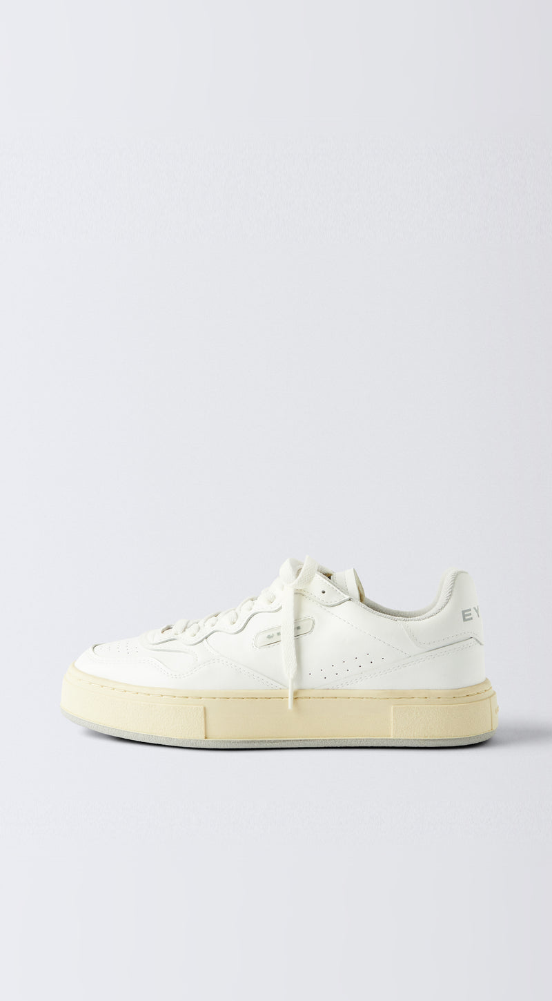 Trophy Leather White